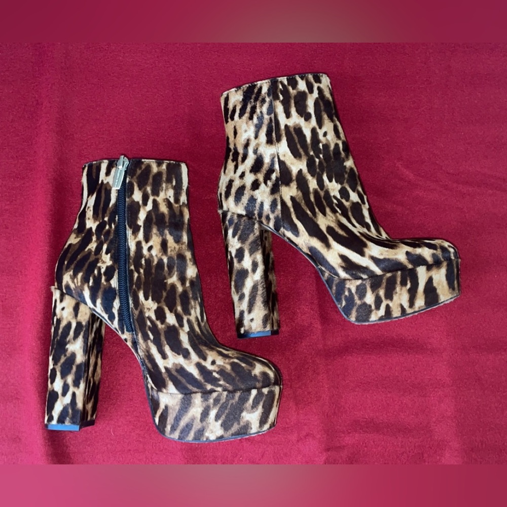 vince camuto size 5 discontinued leopard print platform heels